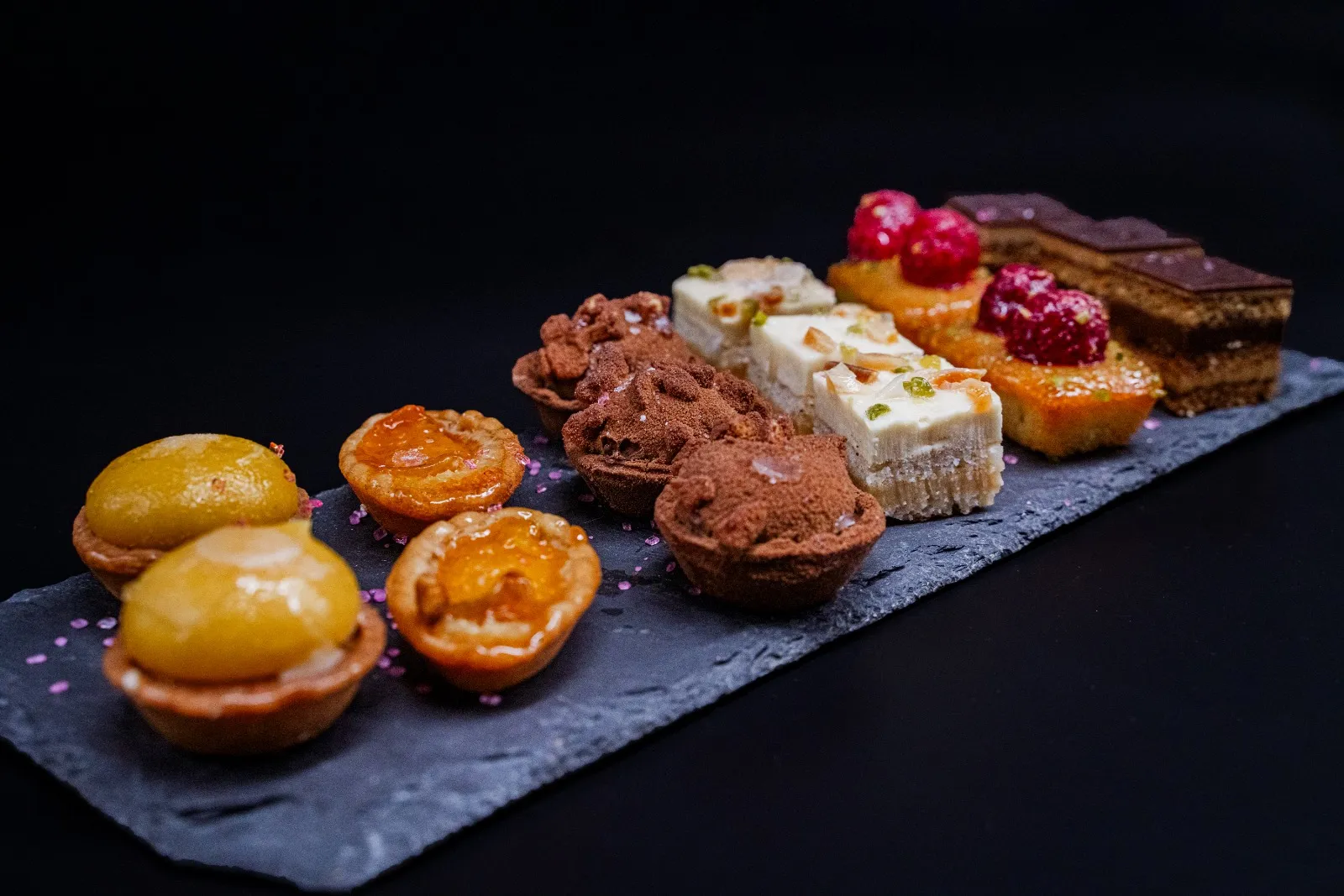 Assortiment de petits fours pour événement - Traiteur Montpellier